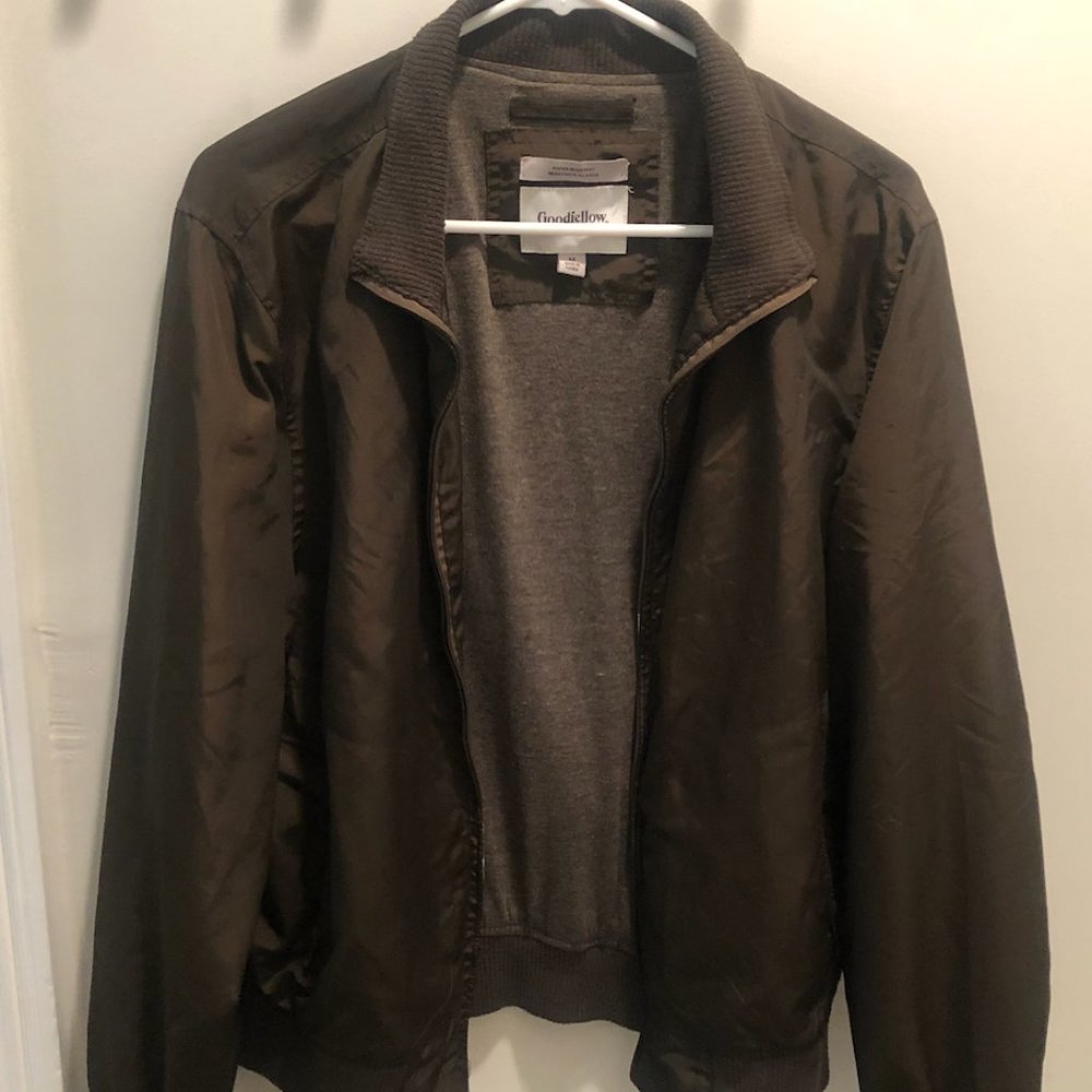 Lightweight Jacket - Picture 2 of 3